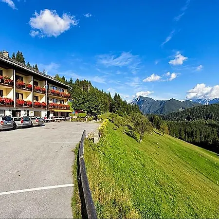Frühstückspension Lausegger 3*