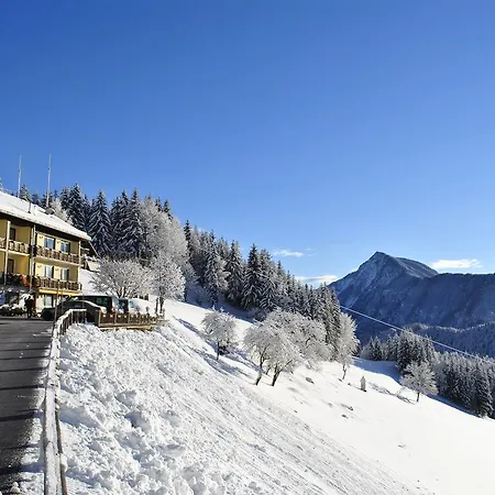Lausegger Bed & Breakfast 3*